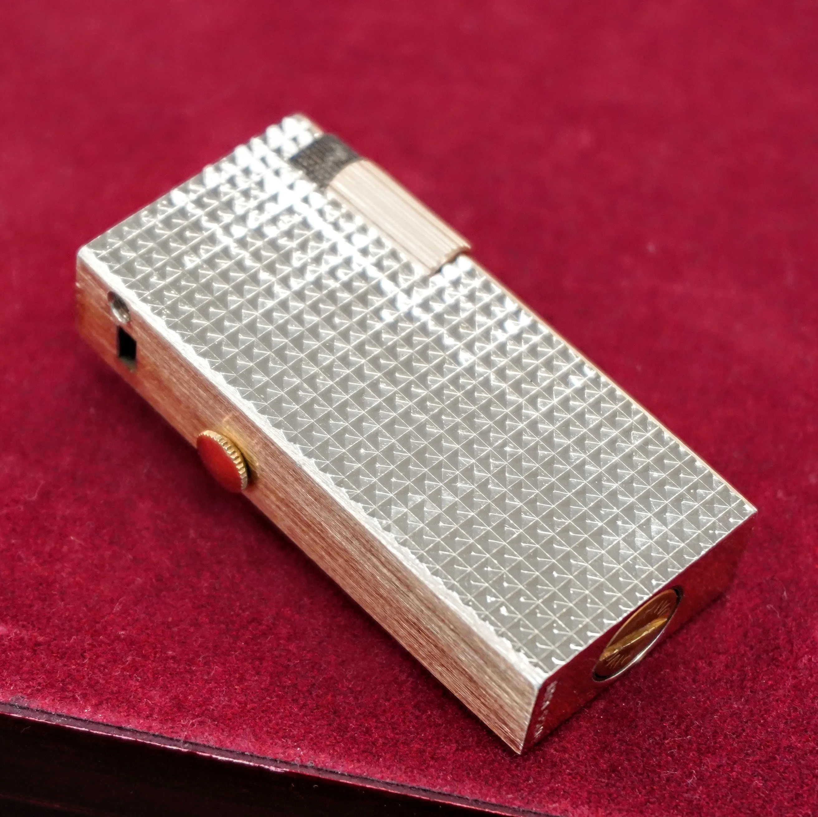 Vintage BUCHERER Lighter Swiss Made Mechanical Watch 17 Jewels